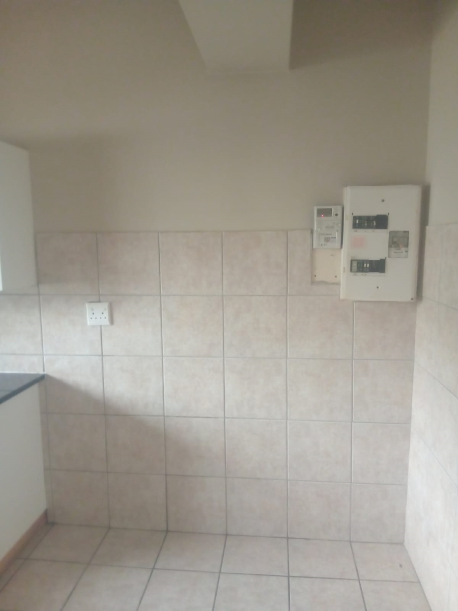 To Let 1 Bedroom Property for Rent in Southernwood Eastern Cape